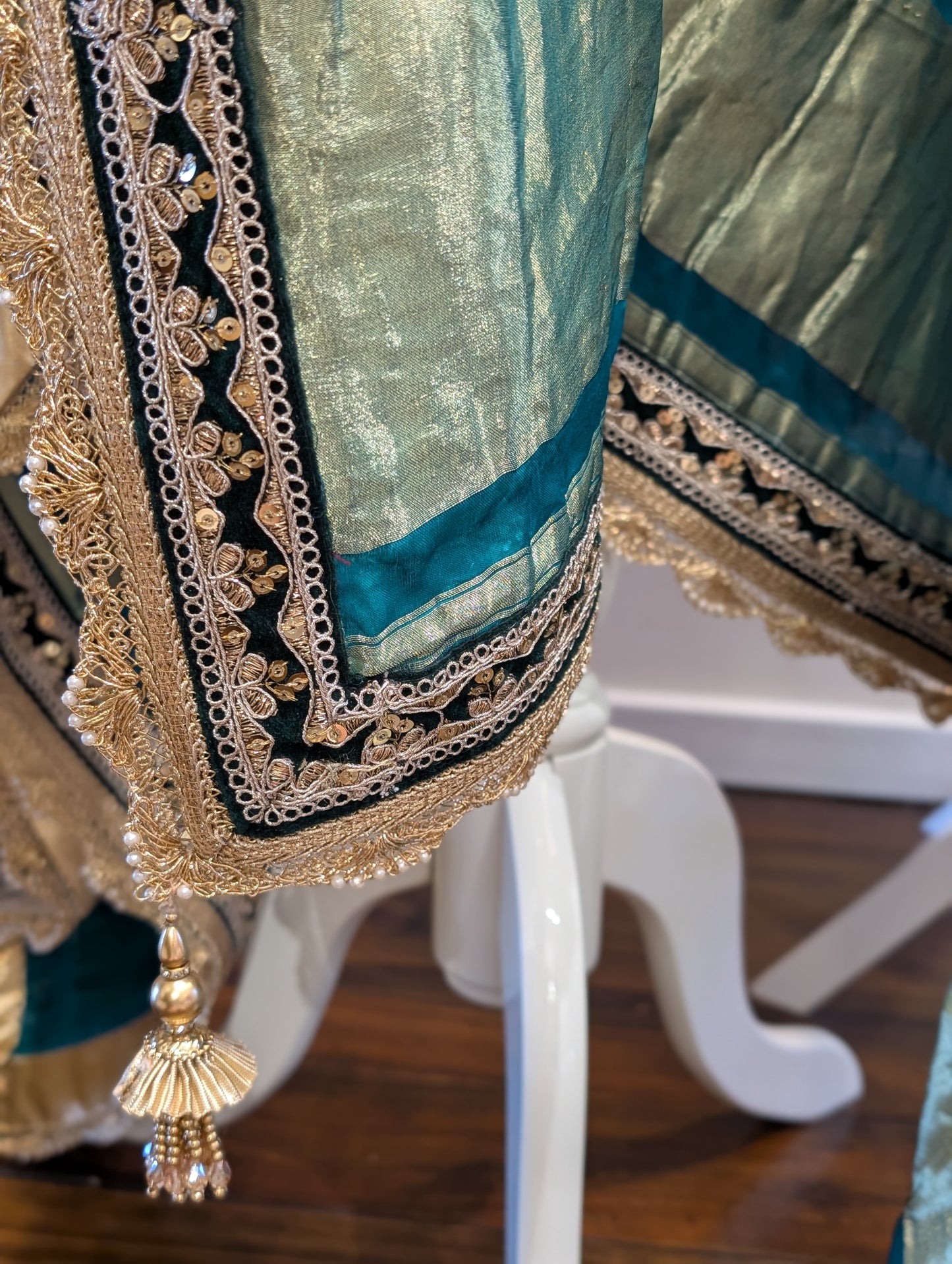 Garchola bandhej dupatta