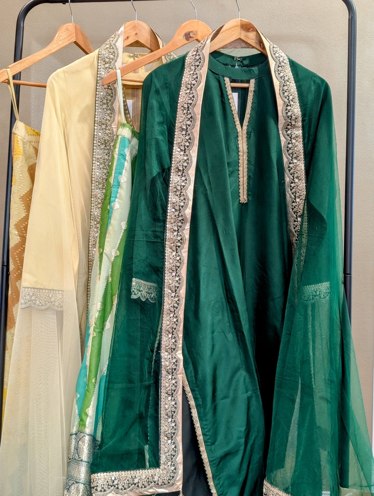 Green silk kurta set with net dupatta
